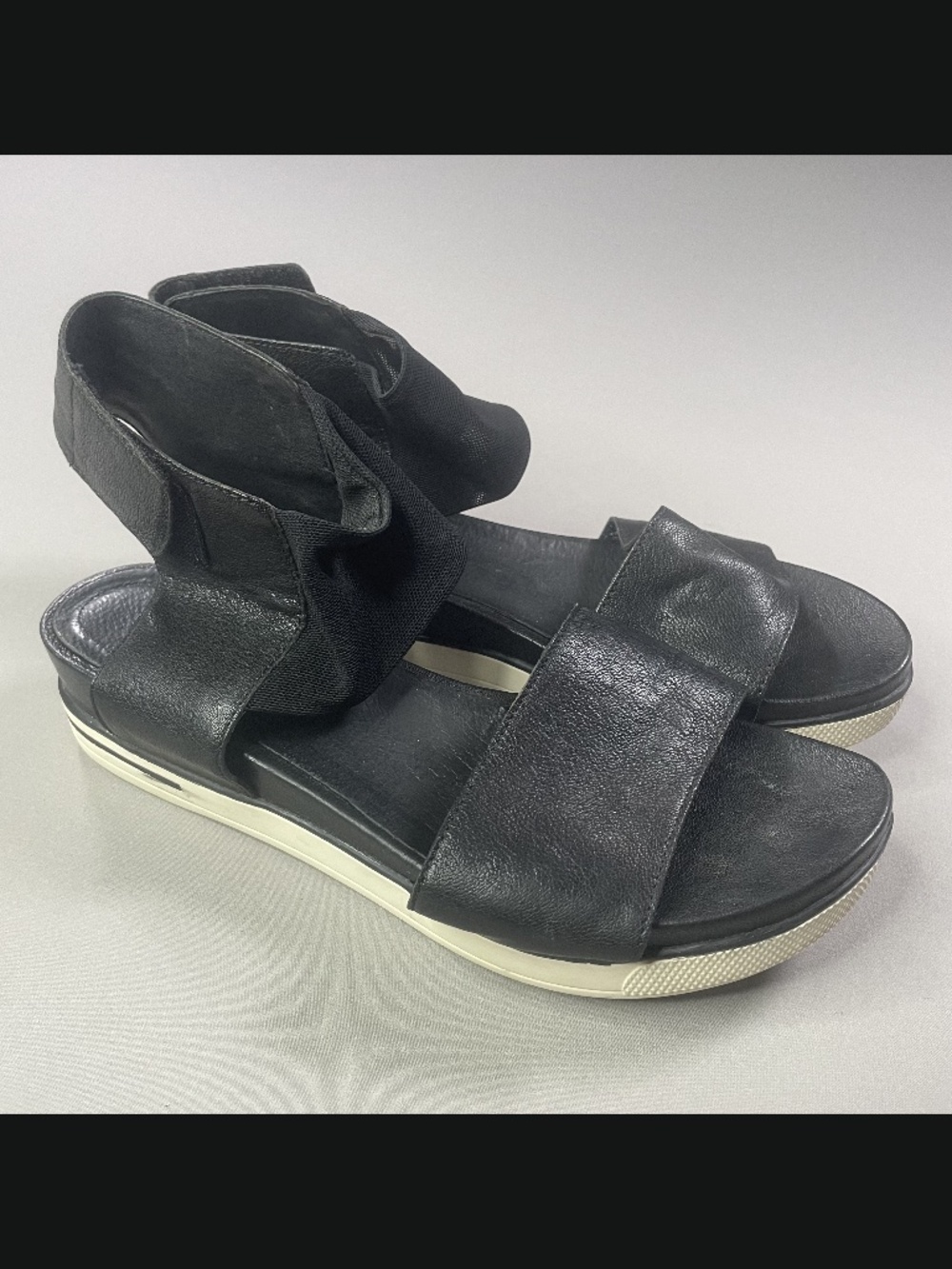 Eileen Fisher Shoes Womens 9.5 black white leather sandals summer casual